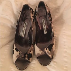 Manolo Blahnik Open toe pump